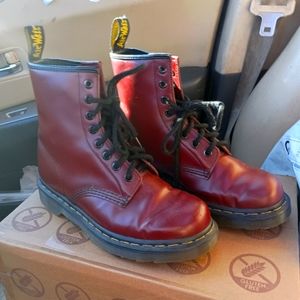 Dr martens size L7